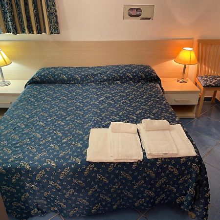 B&B La Terrazza Sul Porto Ponza Dış mekan fotoğraf