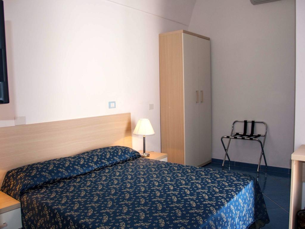 B&B La Terrazza Sul Porto Ponza Dış mekan fotoğraf