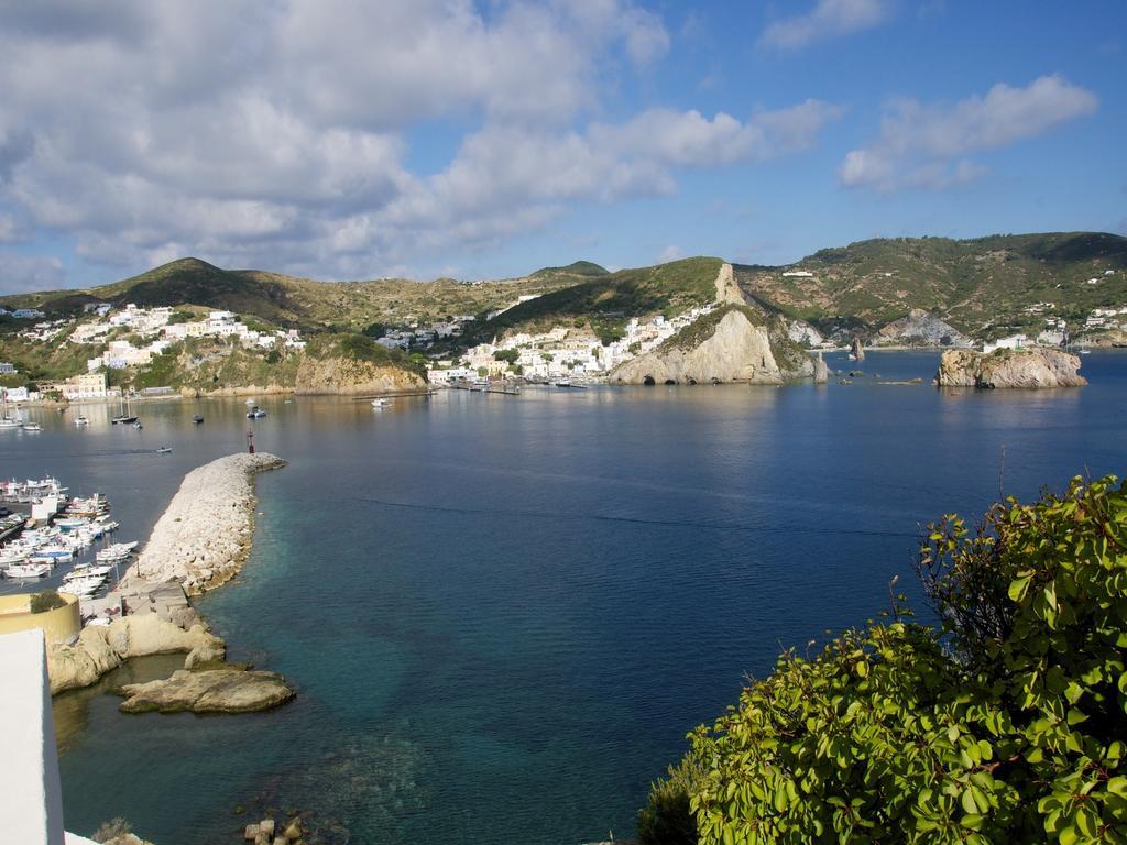 B&B La Terrazza Sul Porto Ponza Dış mekan fotoğraf