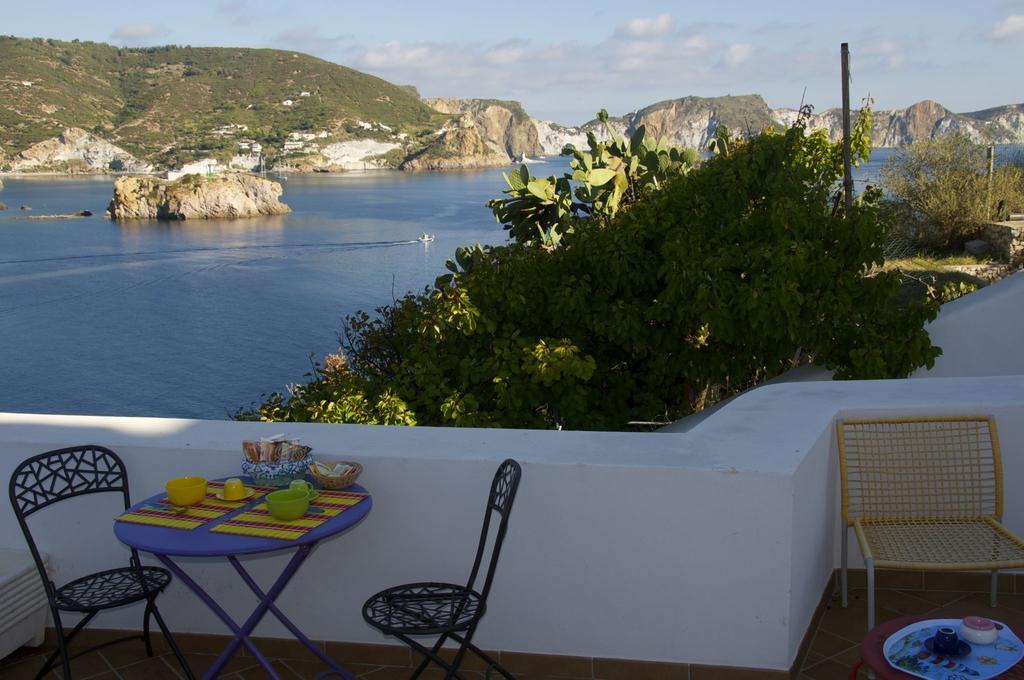 B&B La Terrazza Sul Porto Ponza Dış mekan fotoğraf